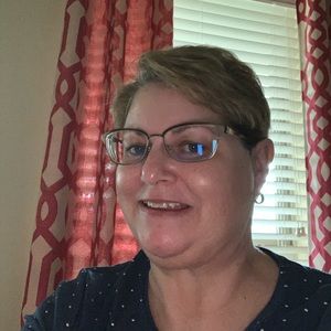 Meet your Posher, Carrie